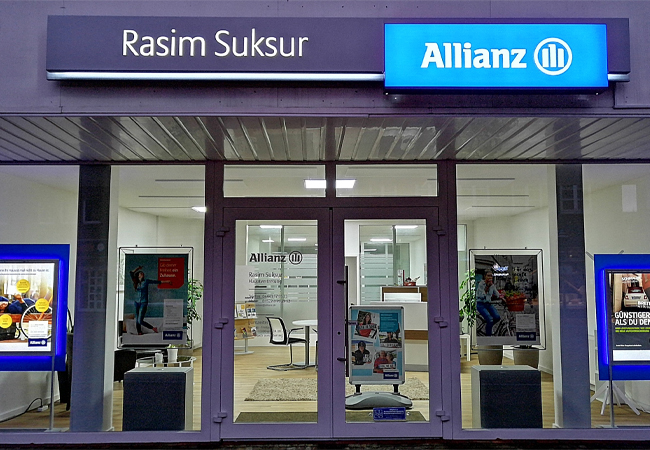 Versicherungskaufmann Rasim Suksur ist ab sofort für die Allianz tätig - Hauptvertretung Am Markt 15