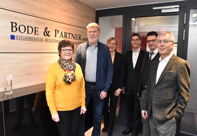 Zwei ”Urgesteine” gehen in den Ruhestand: Bode & Partner verabschiedet Marianne Kaiser und Ferdinand Blömer