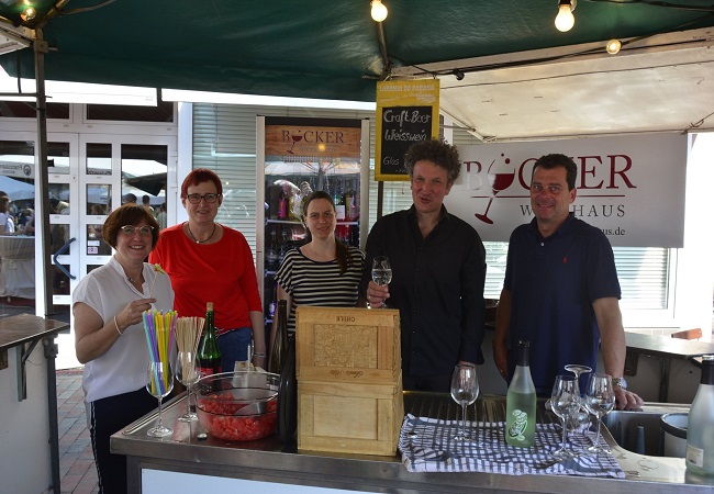 Weinhaus Bücker bietet große Auswahl an Craft-Bieren und leichte Sommerweine auf dem Dinklaoger Dag