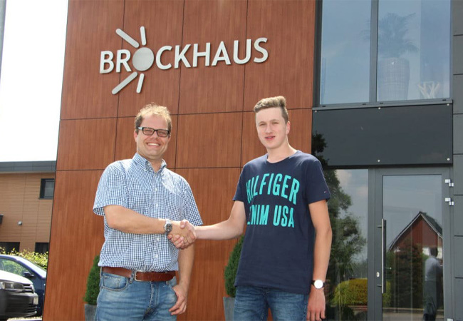 Franz Rottinghaus beginnt Ausbildung zum Zimmerer bei Holzbau Brockhaus