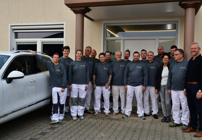 Gelungenes Netzwerken: Malerbetrieb Tiemerding bezieht Kleidung für Mitarbeiter komplett vom Texxdealer